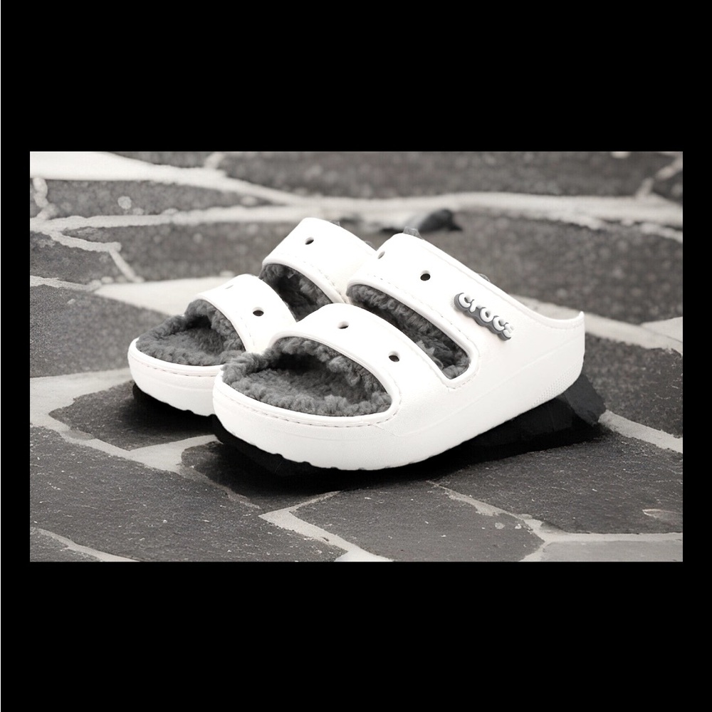 CROCS CLASSIC COZZZY SANDAL 2 Upper Straps Warm, Fuzzy Liner UNISEX CROCS